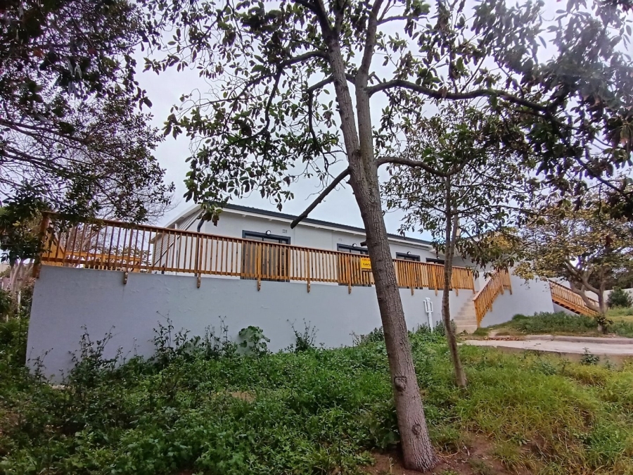 5 Bedroom Property for Sale in Fraaiuitsig Western Cape
